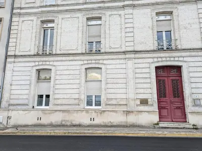 Plan de l'établissement Appartement avec terrasse, jardin et WIFI au cœur historique d'Angoulême - FR-1-653-263