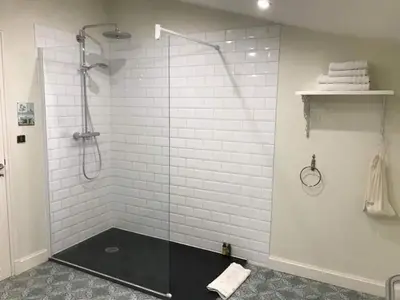 Salle de bains dans l'établissement Le Mas, Chambres d'Hôtes, Verrières