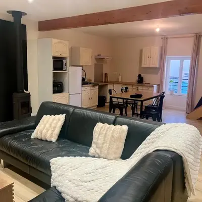 Duplex spacieux-2chambres-ideal vehicule electrique