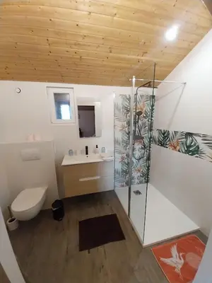 Salle de bains dans l'établissement Au granit bleu