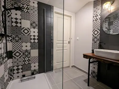 Salle de bains dans l'établissement LA VINCELLA Gîte de charme , proche d'Angoulême, 3 chambres