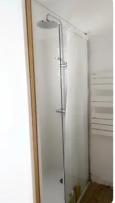 Salle de bains dans l'établissement Charmante maison de ville avec terasse intime