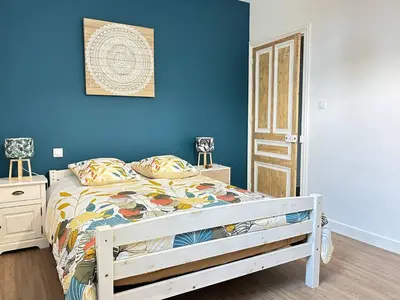 Un ou plusieurs lits dans un hébergement de l'établissement Appartement 2 chambres - 6 personnes - Centre de Parthenay - Garage et Wifi