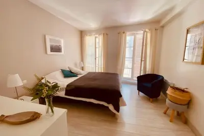 Un ou plusieurs lits dans un hébergement de l'établissement Bright duplex 50m from the port of La Rochelle
