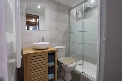 Salle de bains dans l'établissement L'appartement du 71 C