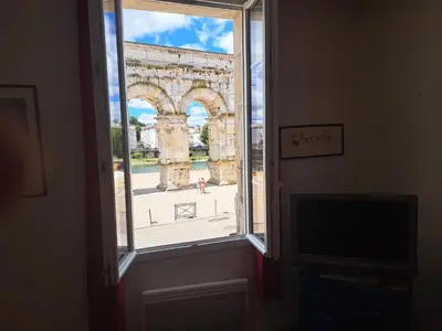 Plan de l'établissement Appartement vue panoramique sur le vieux Saintes