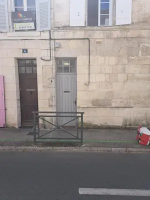 Plan de l'établissement Appartement vue panoramique sur le vieux Saintes