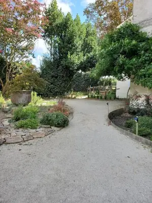 Jardin de l'établissement La Grelauderie 7