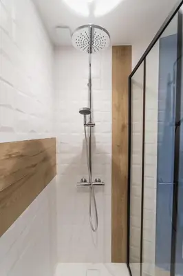 Salle de bains dans l'établissement Le Verger : gîte familial avec piscine