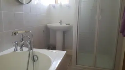 Salle de bains dans l'établissement Le Patronage