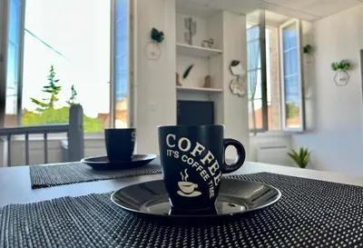 Plateau bouilloire dans l'établissement Myvi cognac