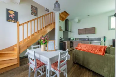 Cuisine ou kitchenette dans l'établissement Maisonnette au cœur de Cognac