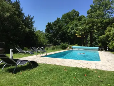 Piscine de l'établissement Chez Germaine ou située à proximité