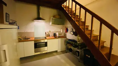 Cuisine ou kitchenette dans l'établissement Gites Rue Du Chateau
