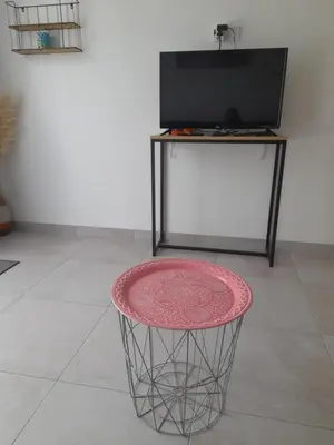 Télévision ou salle de divertissement dans l'établissement studio indépendant