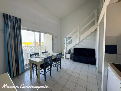 Coin salon dans l'établissement ALIENOR VUE MER 2 à 4 PERSONNES
