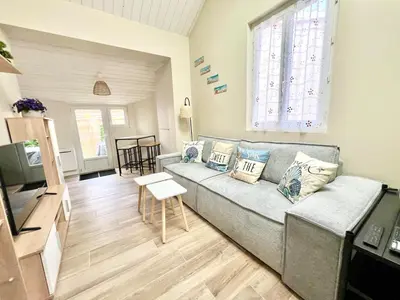 Coin salon dans l'établissement Charmante Maison de Ville - Patio - Wifi - Parking gratuit