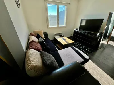Télévision ou salle de divertissement dans l'établissement Le Saint-Eloi