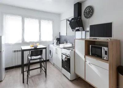 Cuisine ou kitchenette dans l'établissement LE REPAIRE - T2 23 m2