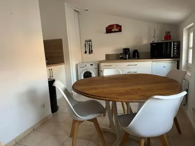 Cuisine ou kitchenette dans l'établissement ღ Pertuis - Au cœur de Saintes, Spacieux & Cosy