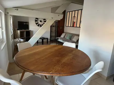 Coin salon dans l'établissement ღ Pertuis - Au cœur de Saintes, Spacieux & Cosy
