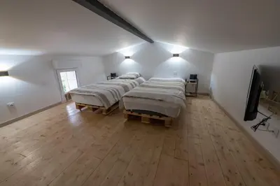 Télévision ou salle de divertissement dans l'établissement Gîte berclois
