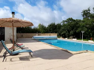 Piscine de l'établissement Domaine de Fontcouverte ou située à proximité
