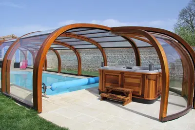 Piscine de l'établissement La Bergerie ou située à proximité