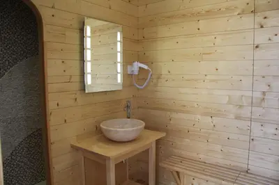 Salle de bains dans l'établissement La Bergerie