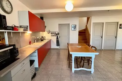 Cuisine ou kitchenette dans l'établissement Le Faubourg