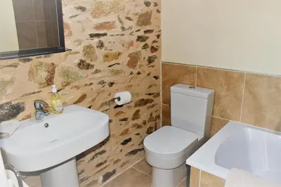 Salle de bains dans l'établissement Gites at Le Tilleul - Le Cerisier
