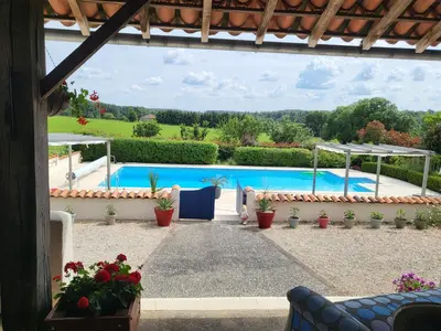 Piscine de l'établissement Gites at Le Tilleul - Le Cerisier ou située à proximité