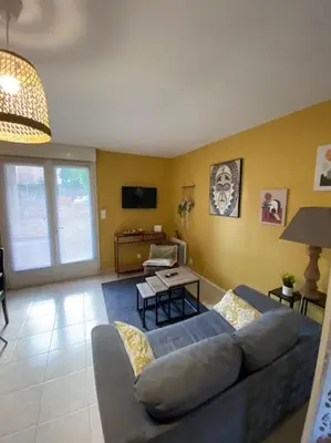 Télévision ou salle de divertissement dans l'établissement Studio paisible