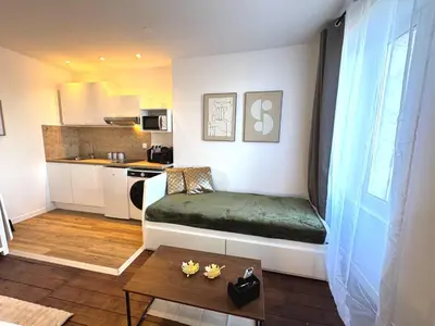 Cuisine ou kitchenette dans l'établissement Résidence La Ruelle Secrete - 5 studios -