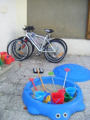 Vélo sur le terrain de l'établissement Limort Farmhouse ou dans les environs