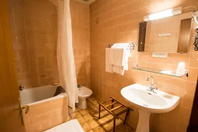 Salle de bains dans l'établissement La Boule d'Or