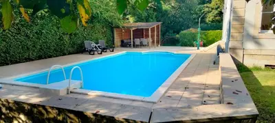 Piscine de l'établissement B&B Chateau La Séchère ou située à proximité