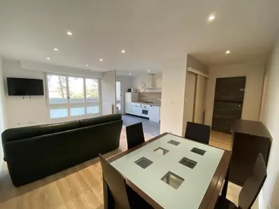Cuisine ou kitchenette dans l'établissement Grand 95m, 4ch, Plateau 5min, Parking, 8p