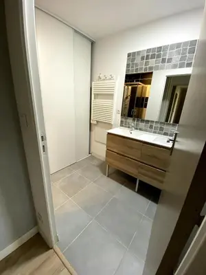 Salle de bains dans l'établissement Grand 95m, 4ch, Plateau 5min, Parking, 8p