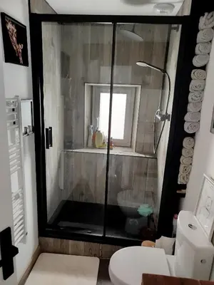 Salle de bains dans l'établissement Le saint vivien