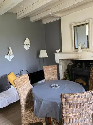 Coin salon dans l'établissement Country home, gite proche Benon et La Rochelle