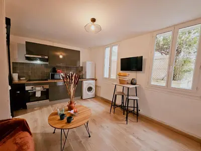 Cuisine ou kitchenette dans l'établissement Studio au calme proche centre