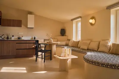 Coin salon dans l'établissement Logement Cozy & Atypique - Centre Cognac - Confort