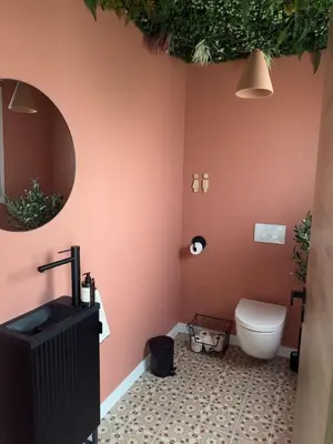 Salle de bains dans l'établissement Jolie Villa avec bain balnéothérapie