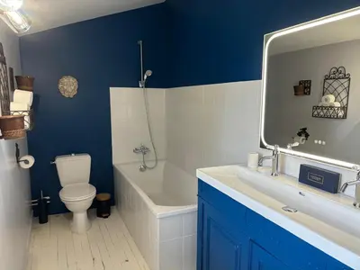 Salle de bains dans l'établissement Au clos des hirondelles