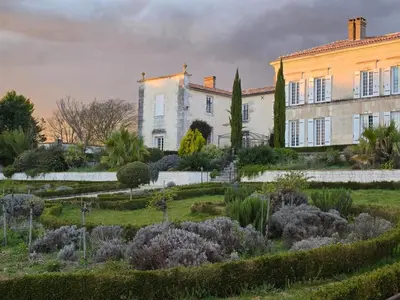 Jardin de l'établissement Le Logis