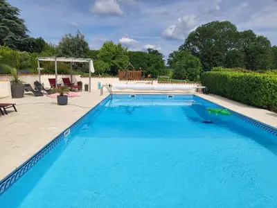 Piscine de l'établissement Gites at Le Tilleul - Le Pommier & Le Cerisier ou située à proximité
