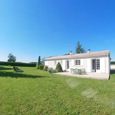 Maison avec grand jardin