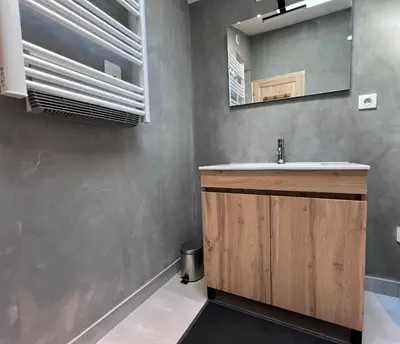 Salle de bains dans l'établissement les gites du péré
