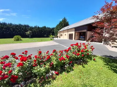 Jardin de l'établissement Villa de charme LA ROCHE AUX LIONS